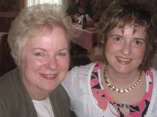 gloria-and-daughter-julie